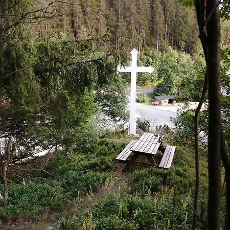 דירה Am Felsen Zueschen